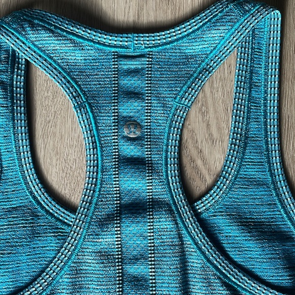 Lululemon tank! - Picture 3 of 4